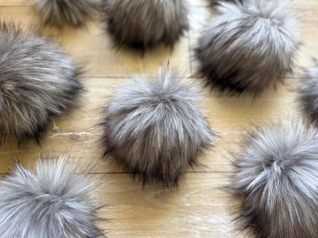 Tundra wolf luxe pom