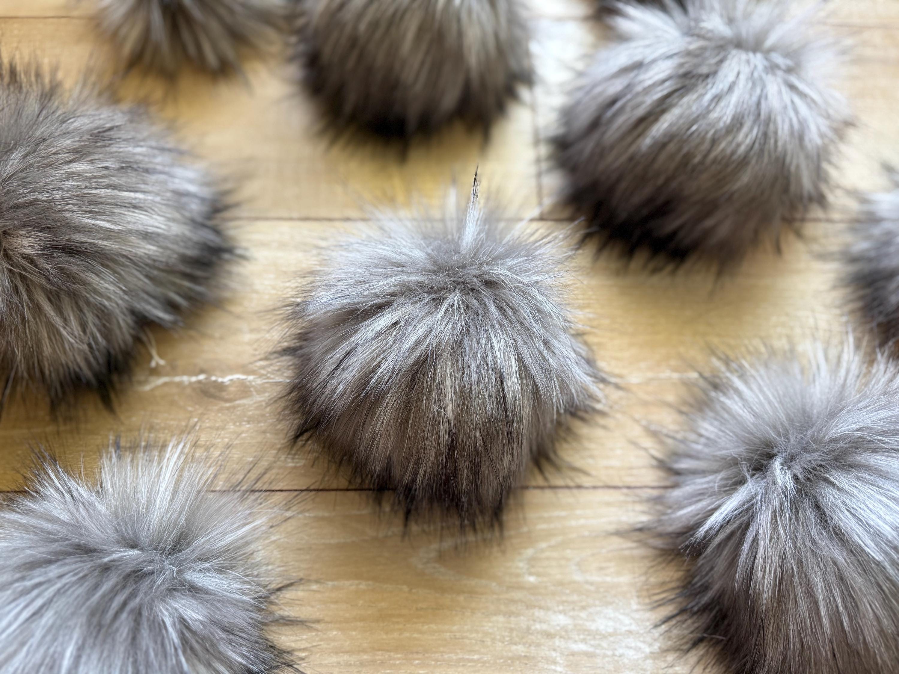 Tundra wolf luxe pom