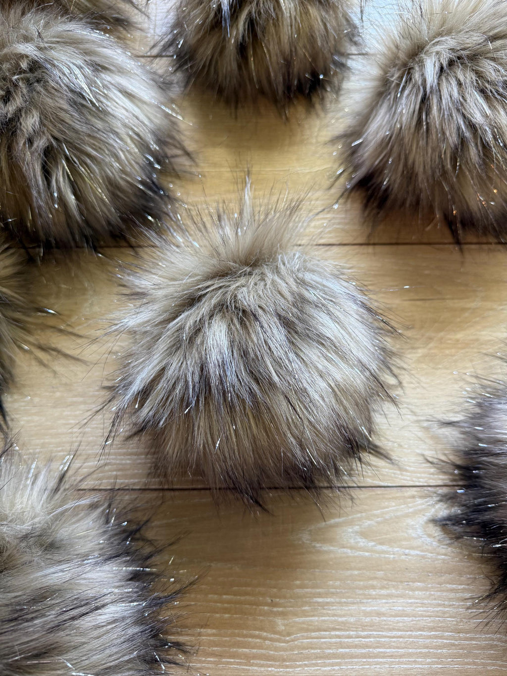 Silver wolf luxe pom