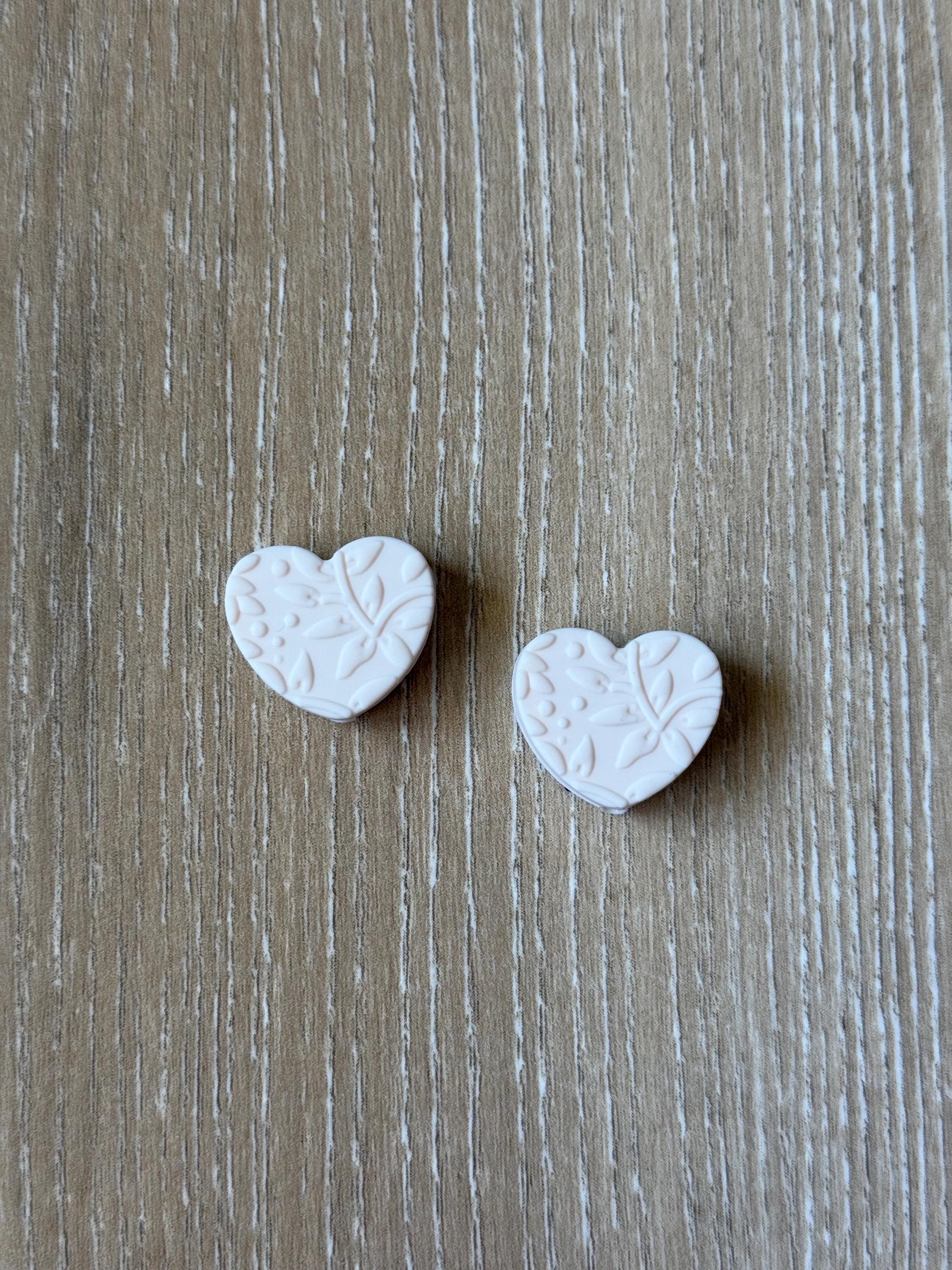 Hearts needle stoppers for knitting needles