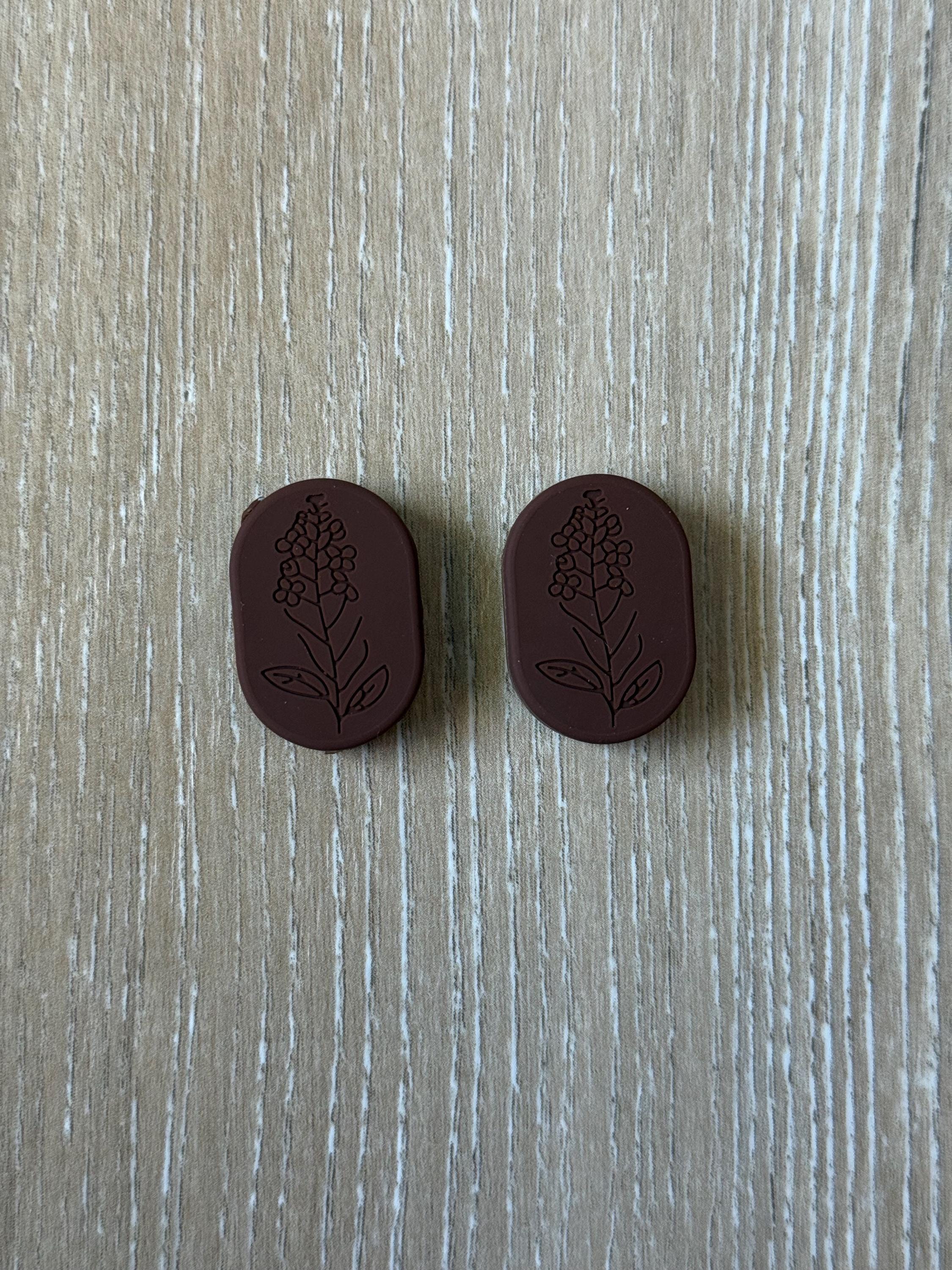 Flower needle stoppers for knitting needles