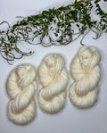 Natural super bulky merino wool yarn