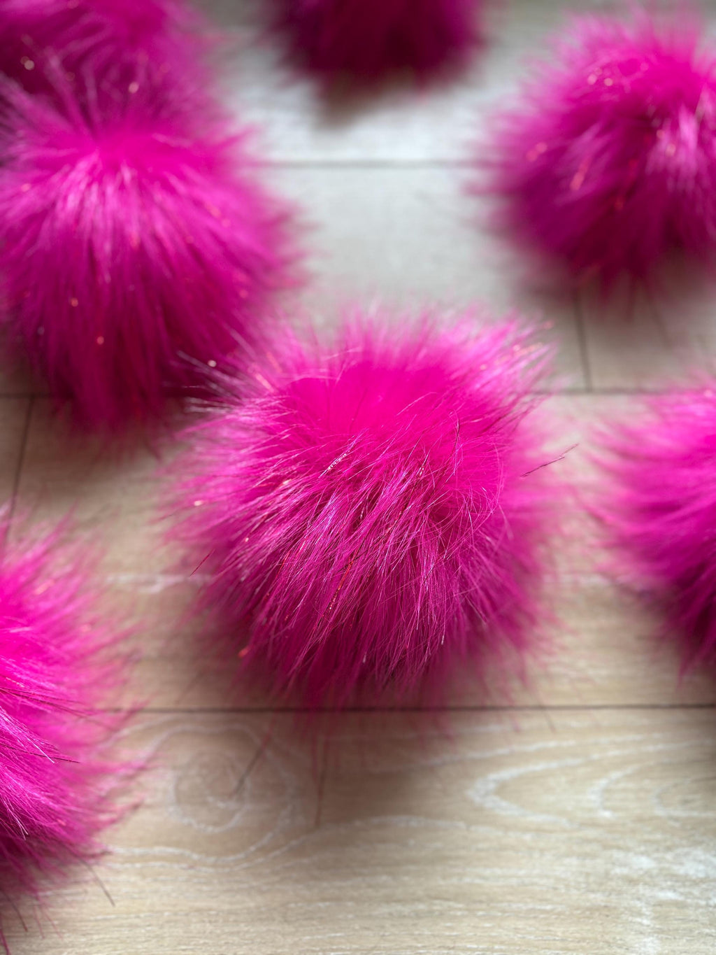 Magenta tinsel Pom