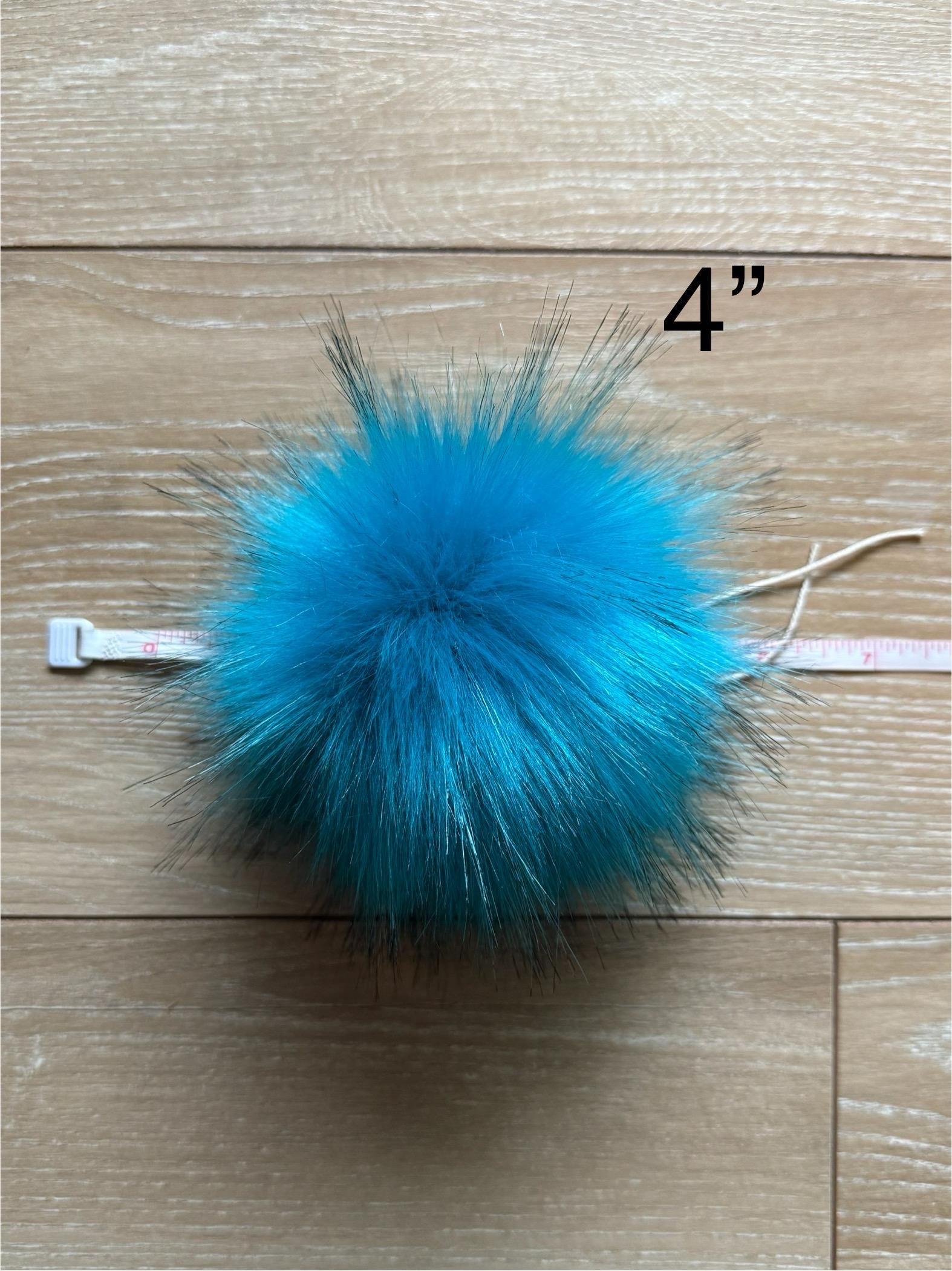 Turquoise luxe Pom