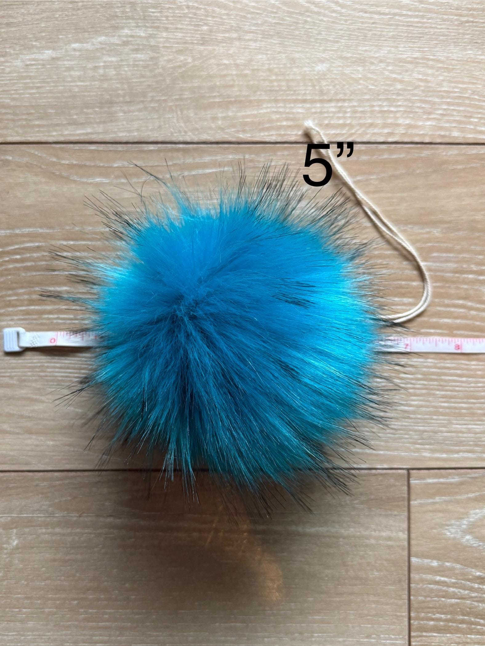 Turquoise luxe Pom