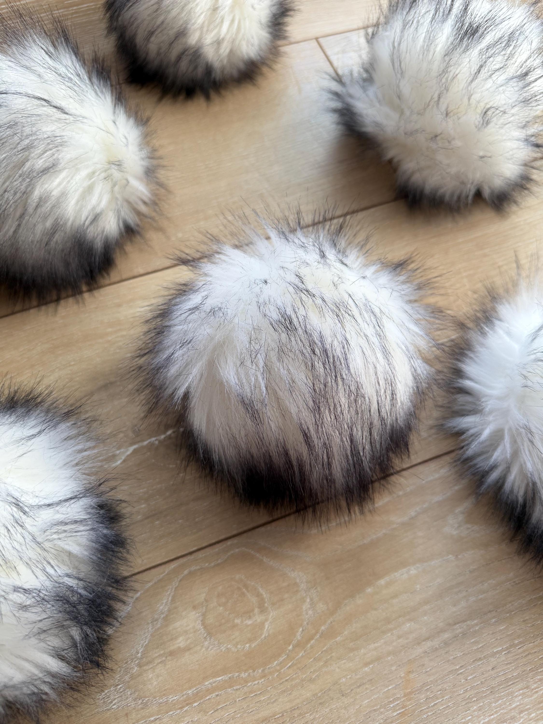 Panda Faux fur Pom Pom