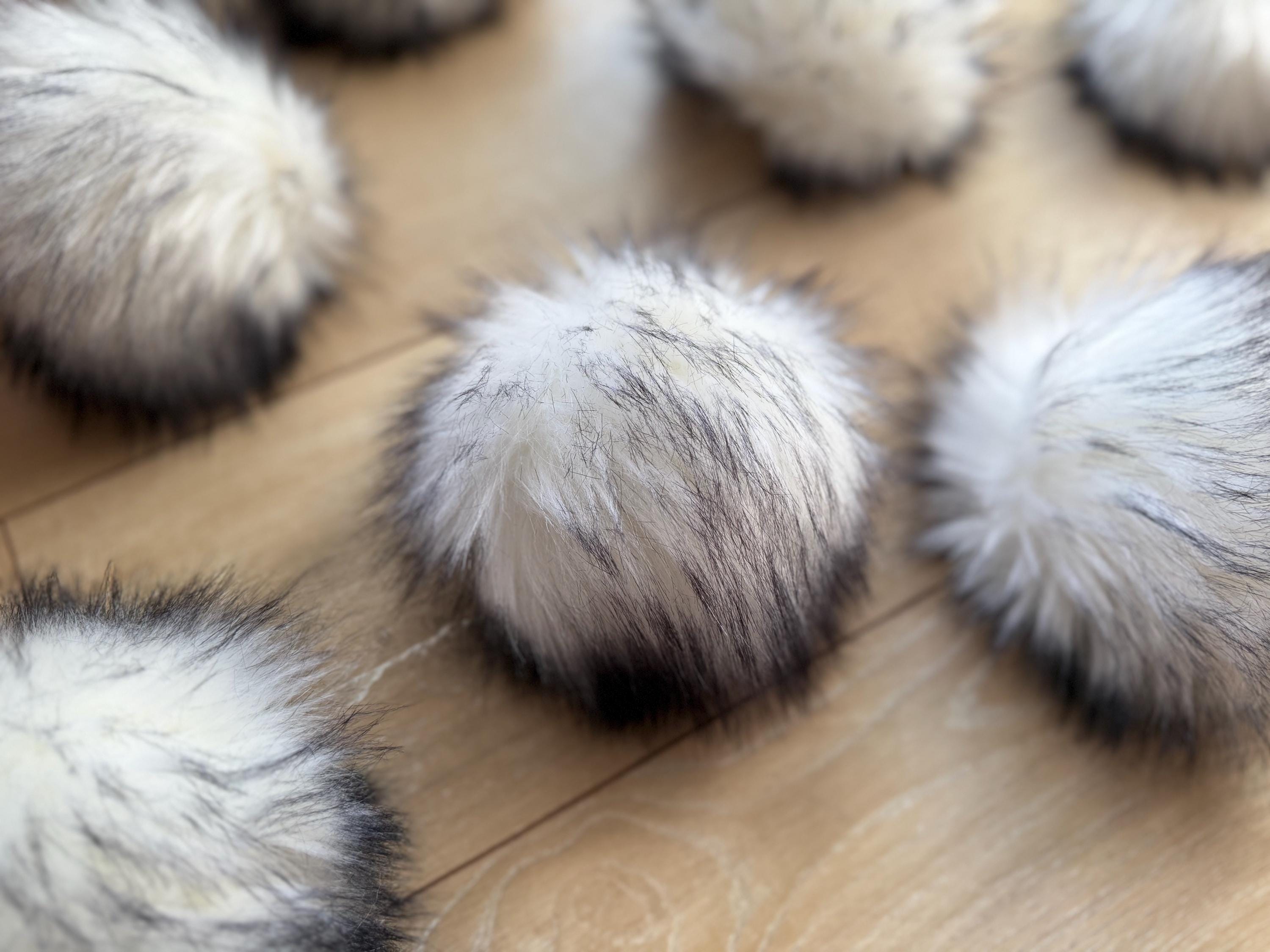 Panda Faux fur Pom Pom