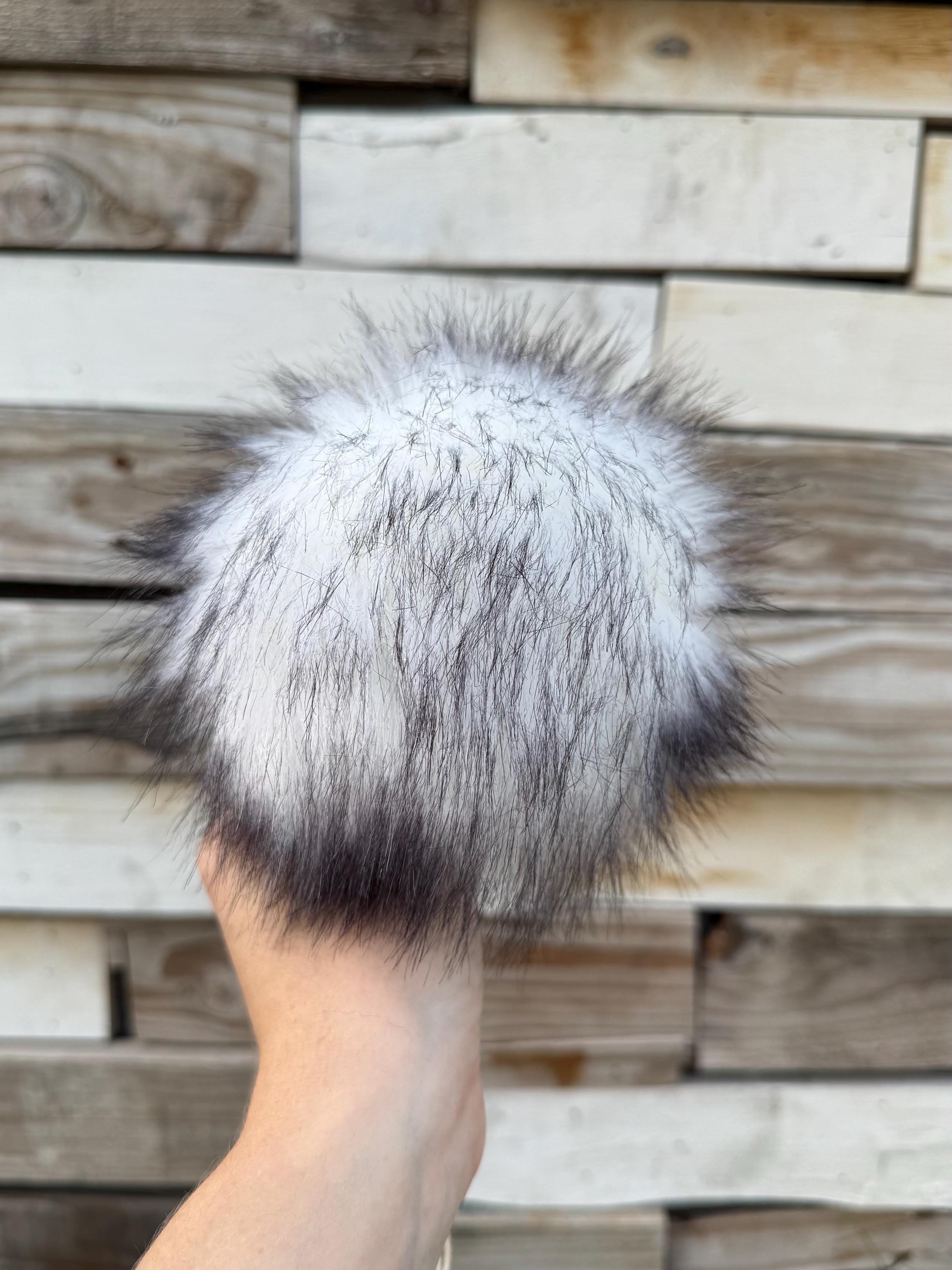 Panda Faux fur Pom Pom