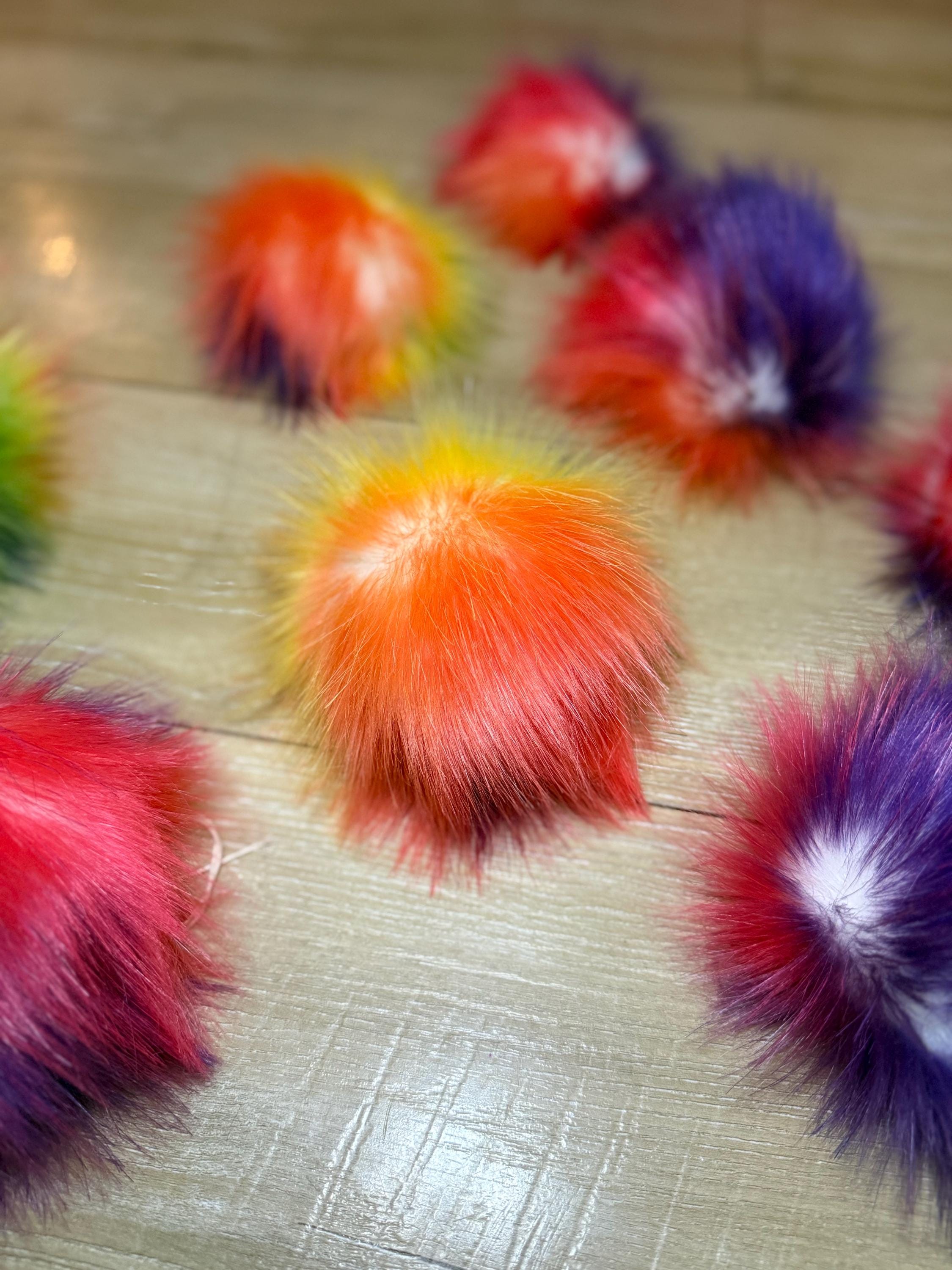 Neon nova faux fur Pom Pom