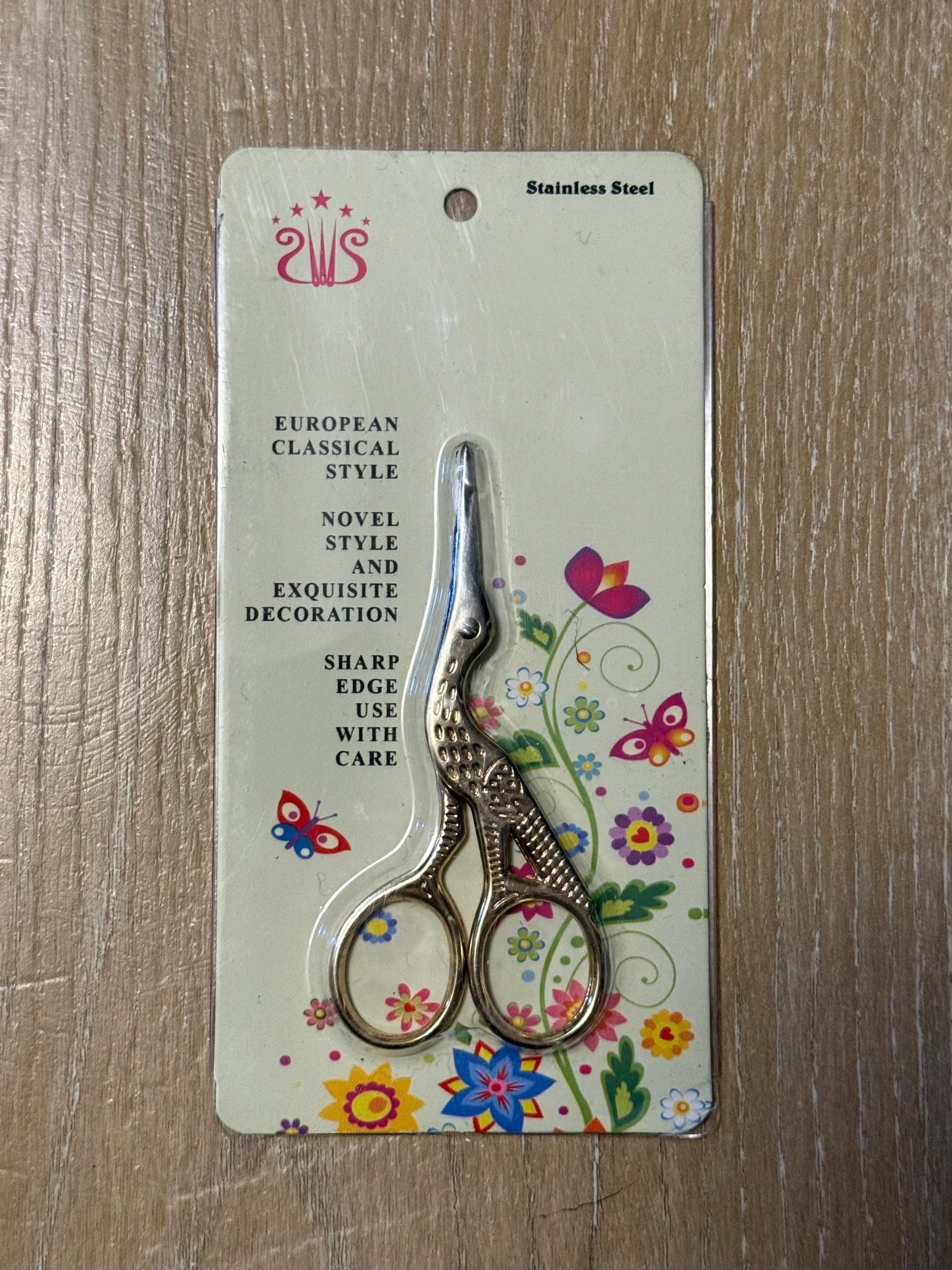 Small crafting scissors, for Pom Pom making, needle gripper, gold, silver, rainbow