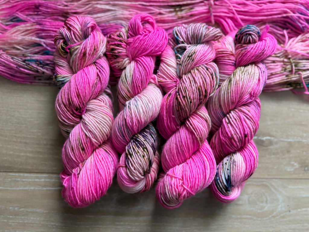 Fuschia hand dyed (worsted/aran) merino wool, superwash yarn, pink, hank of yarn , for knit crochet