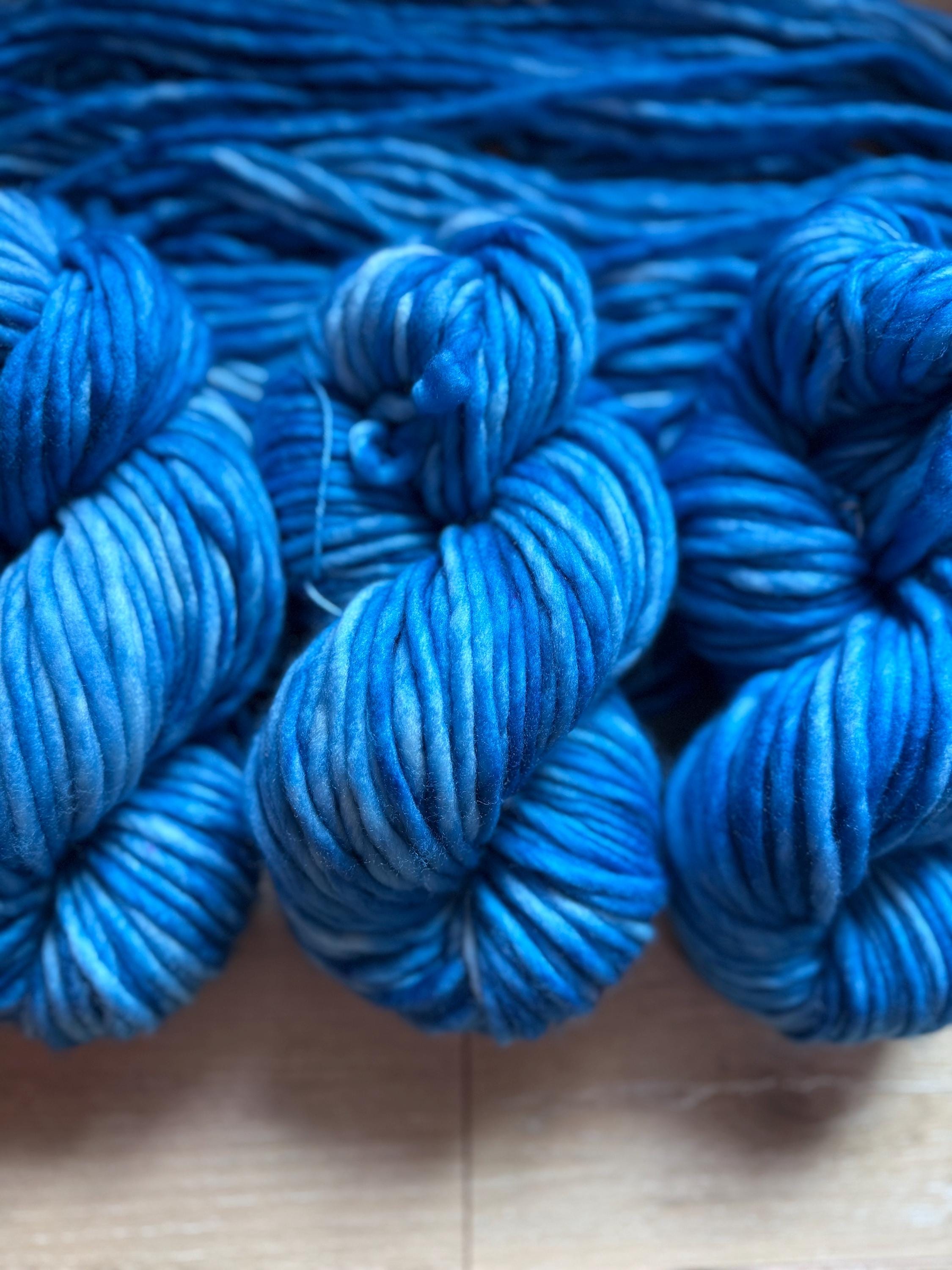 Glacier melt hand dyed super bulky merino wool, size 6, 98 yards, natural, semi solid, indie dye, superwash blue