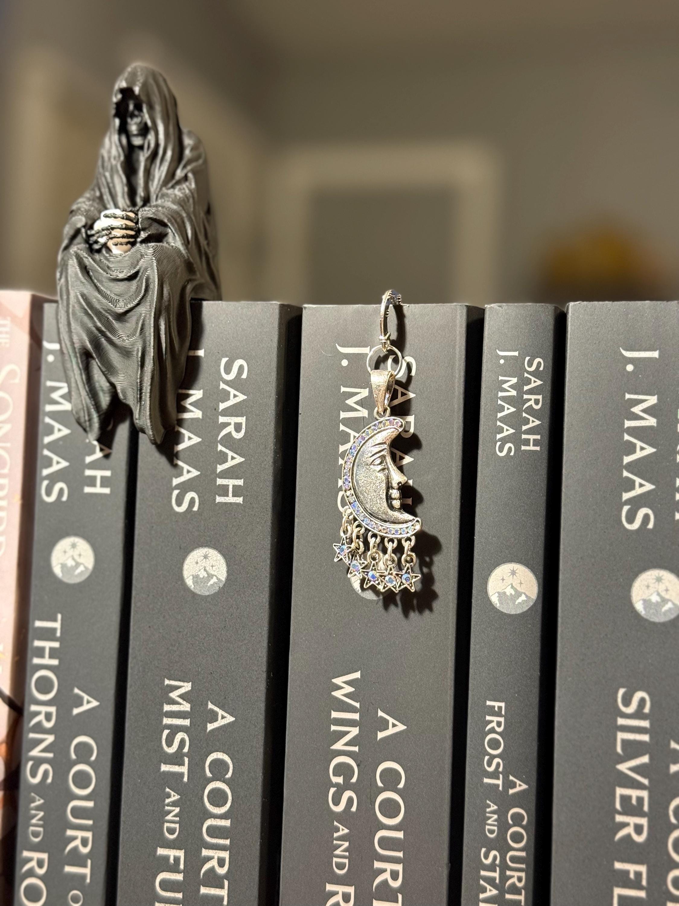 Moon and stars handmade metal bookmark, gold plated, booktok, bookstagram, silver plated, Acotar, tog, quicksilver, housemaid, star,