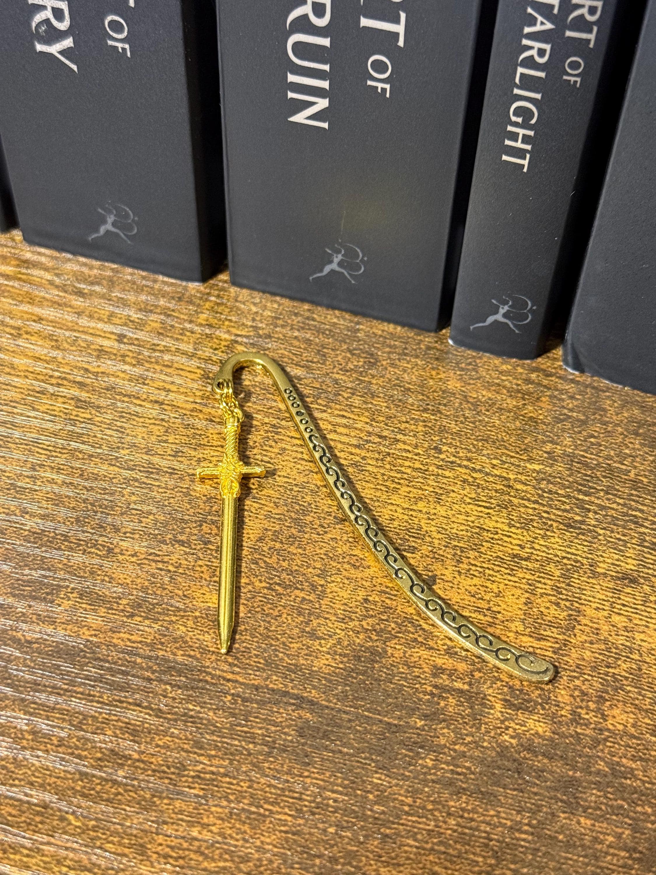 Sword handmade metal bookmark, gold plated, booktok, bookstagram, gold plated, Acotar, tog, quicksilver, housemaid, star,