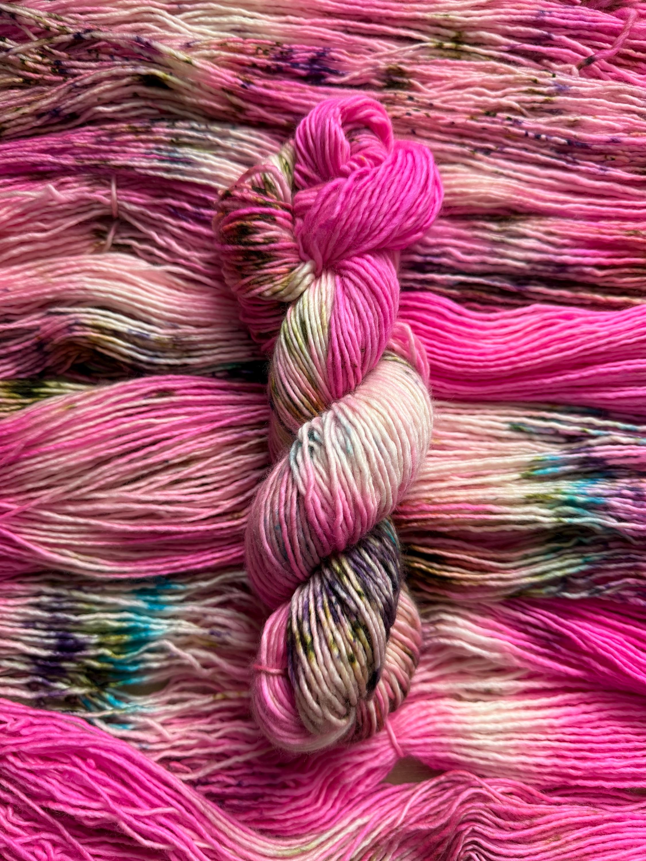 Fuschia hand dyed (worsted/aran) merino wool, superwash yarn, pink, hank of yarn , for knit crochet