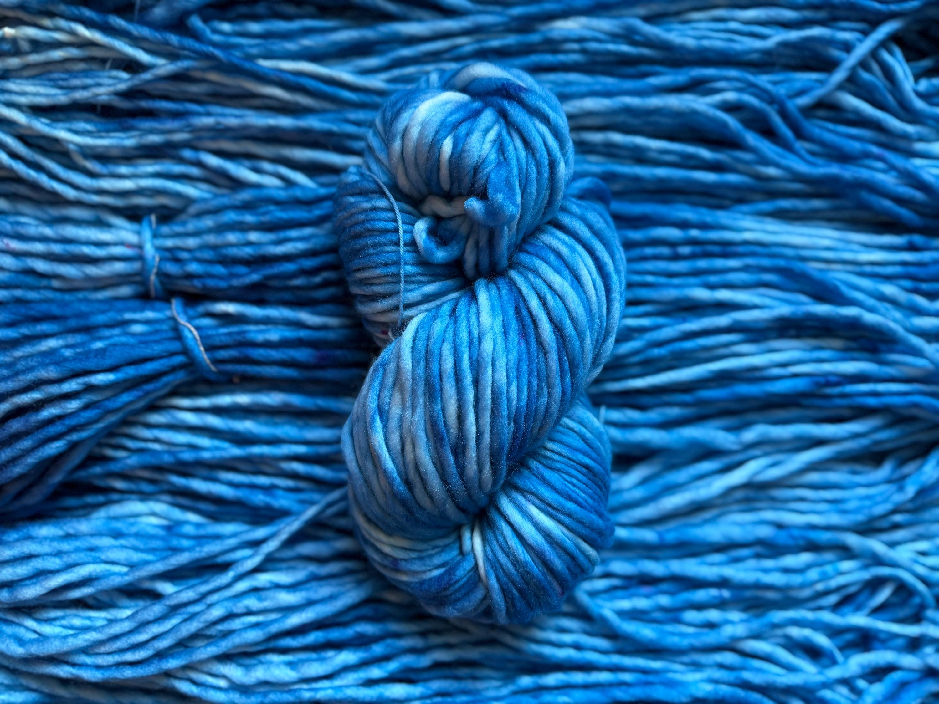 Glacier melt hand dyed super bulky merino wool, size 6, 98 yards, natural, semi solid, indie dye, superwash blue