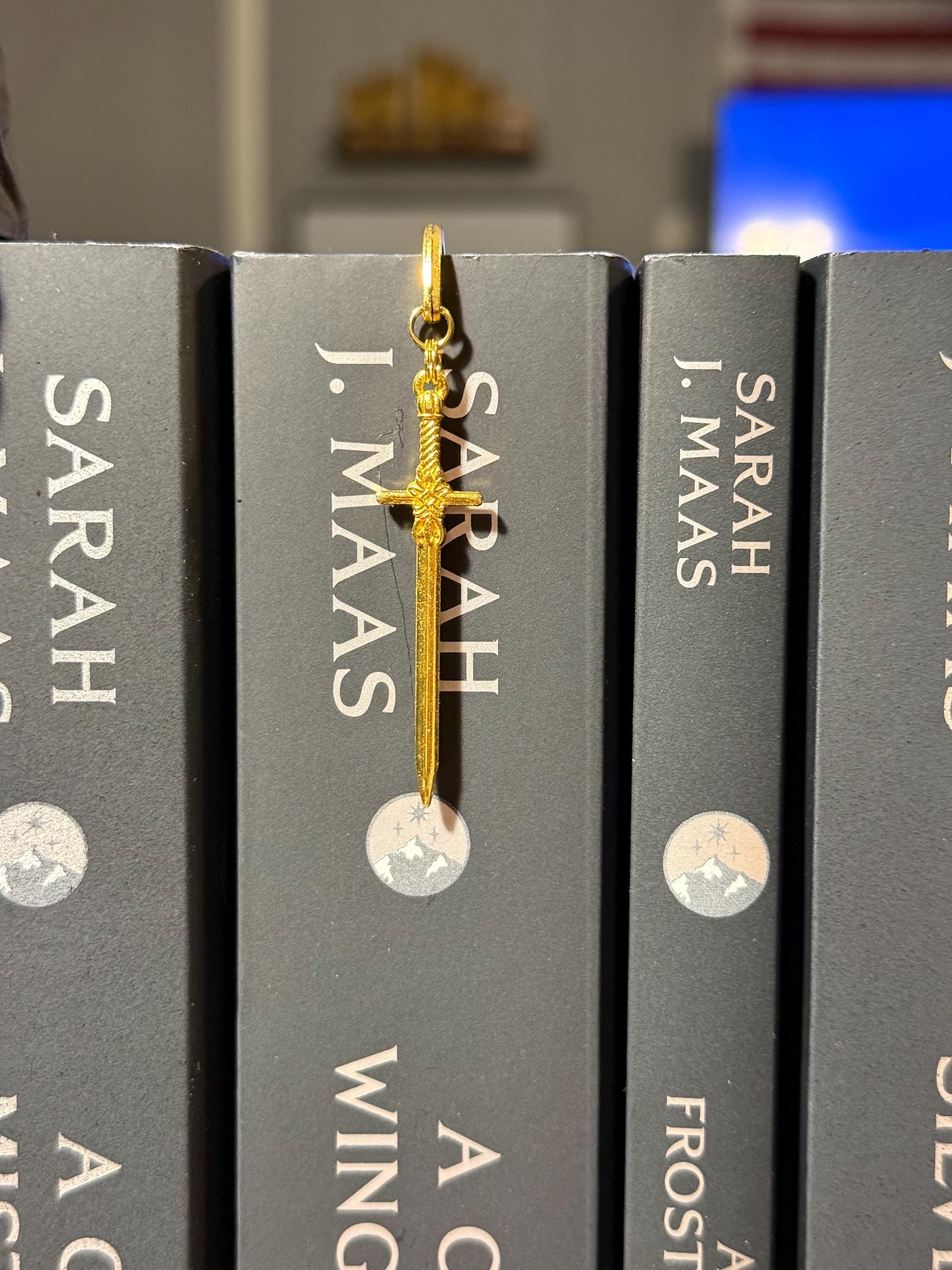 Sword handmade metal bookmark, gold plated, booktok, bookstagram, gold plated, Acotar, tog, quicksilver, housemaid, star,