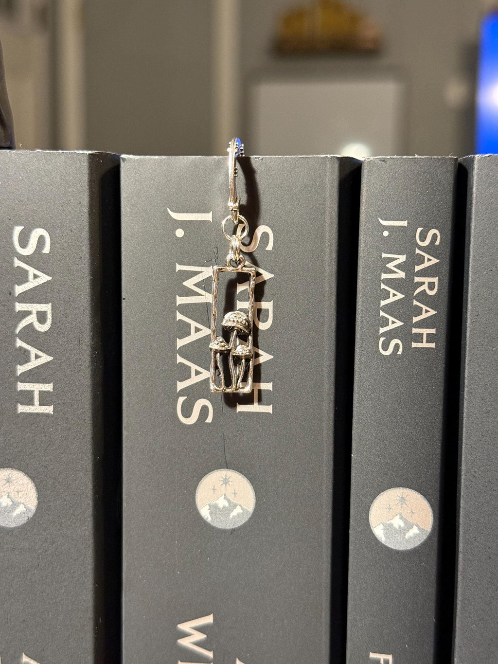 Mushroom handmade metal bookmark, gold plated, booktok, bookstagram, silver plated, Acotar, tog, quicksilver, housemaid, star,