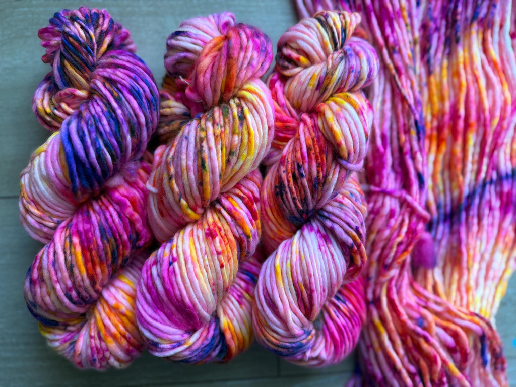 Solar flare bulky hand dyed bulky merino wool, 109 yard, 5 weight, speckled, semi solid, multicolor, indie dye, superwash