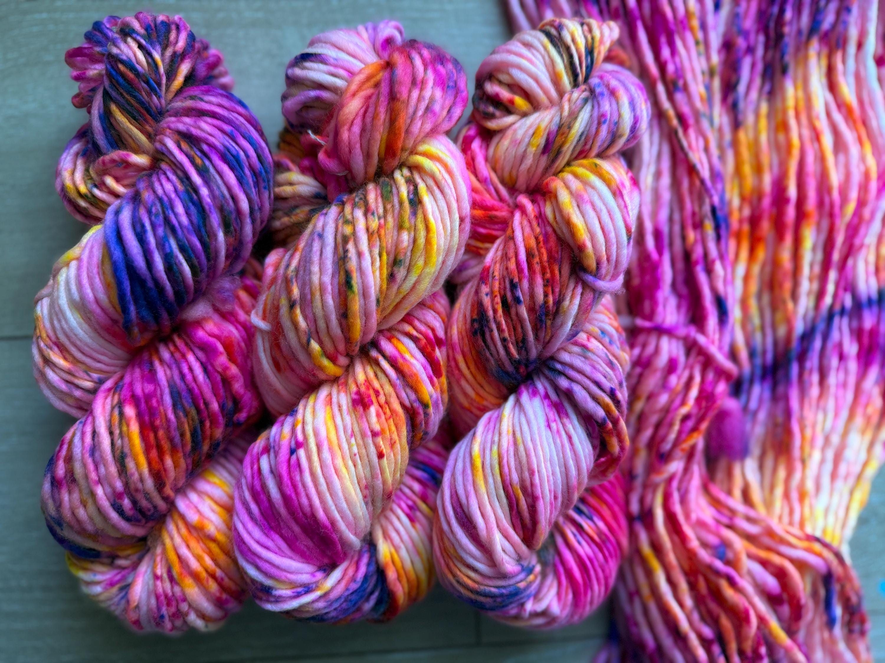 Solar flare bulky hand dyed bulky merino wool, 109 yard, 5 weight, speckled, semi solid, multicolor, indie dye, superwash