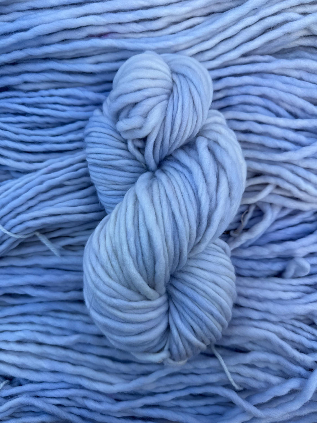 Morning frost hand dyed super bulky merino wool, size 6, 98 yards, semi solid, indie dye, superwash