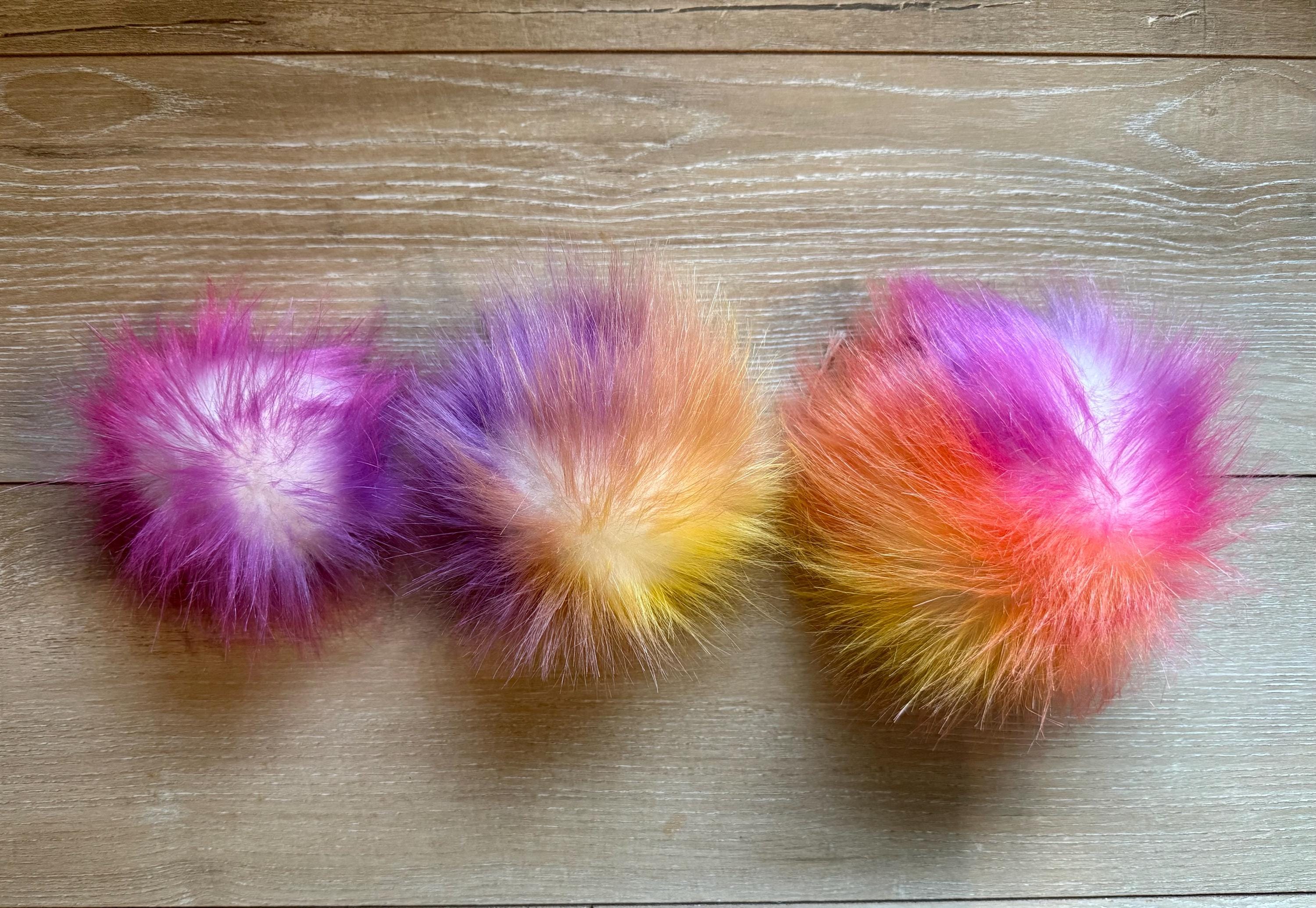 After glow faux fur Pom Pom