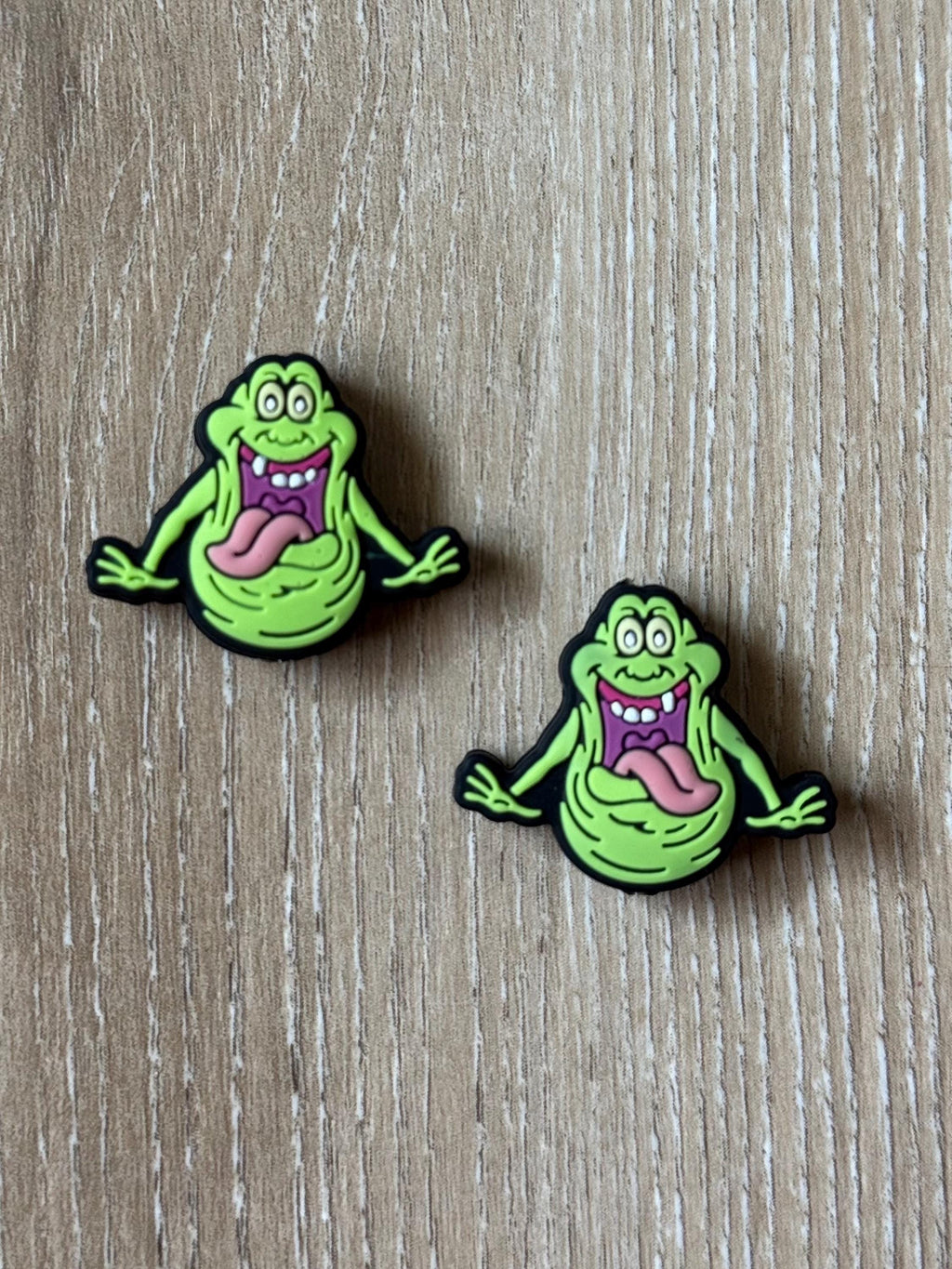 Needle stoppers for knitting needles, green ghost