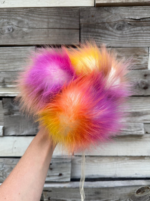 After glow faux fur Pom Pom