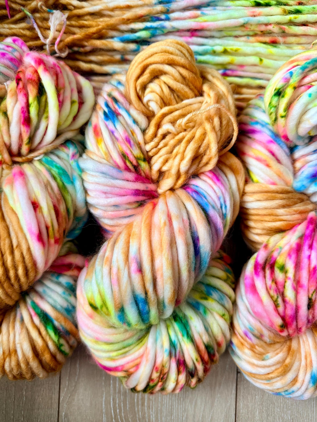 Golden hour hand dyed super bulky merino wool, size 6 gold, autumn fall natural, speckled, solid, multicolor, indie dye, superwash