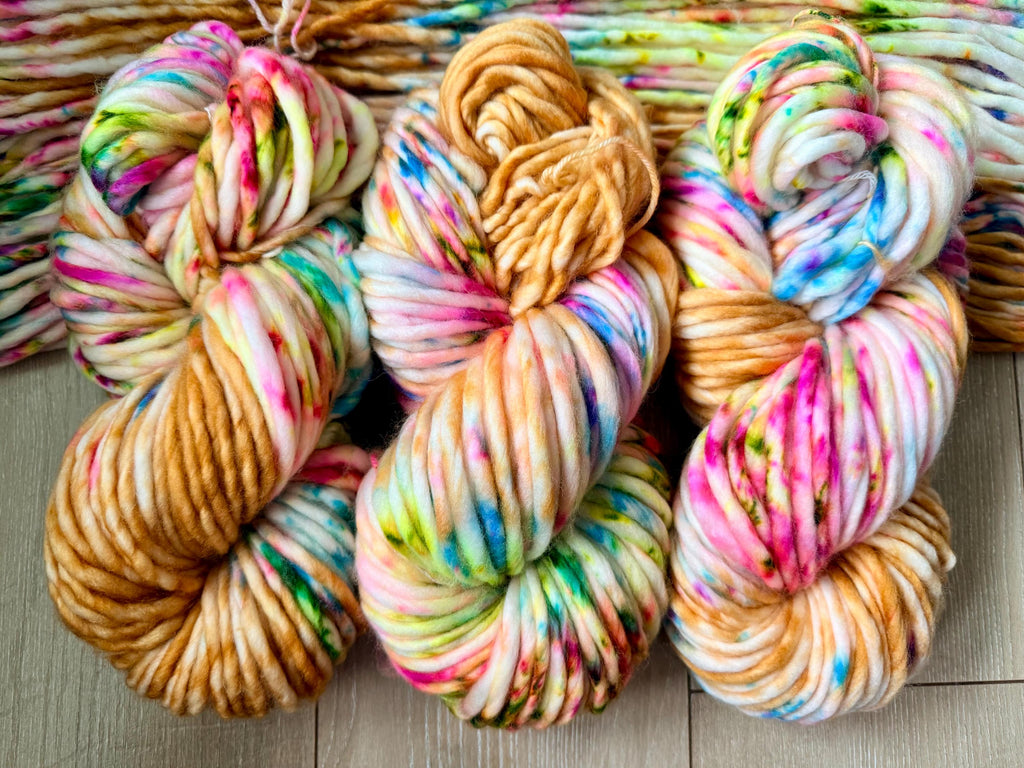 Golden hour hand dyed super bulky merino wool, size 6 gold, autumn fall natural, speckled, solid, multicolor, indie dye, superwash