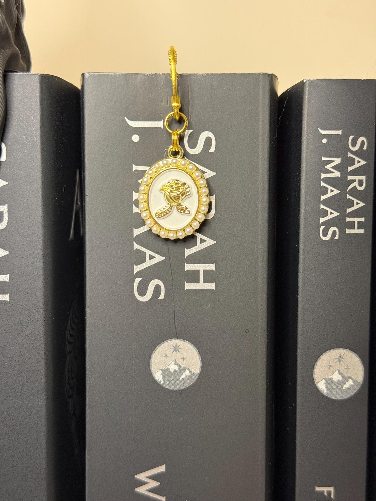 Handmade metal bookmark, gold plated, booktok, bookstagram, silver plated, Acotar, tog, quicksilver, housemaid, flower, stocking stuffer