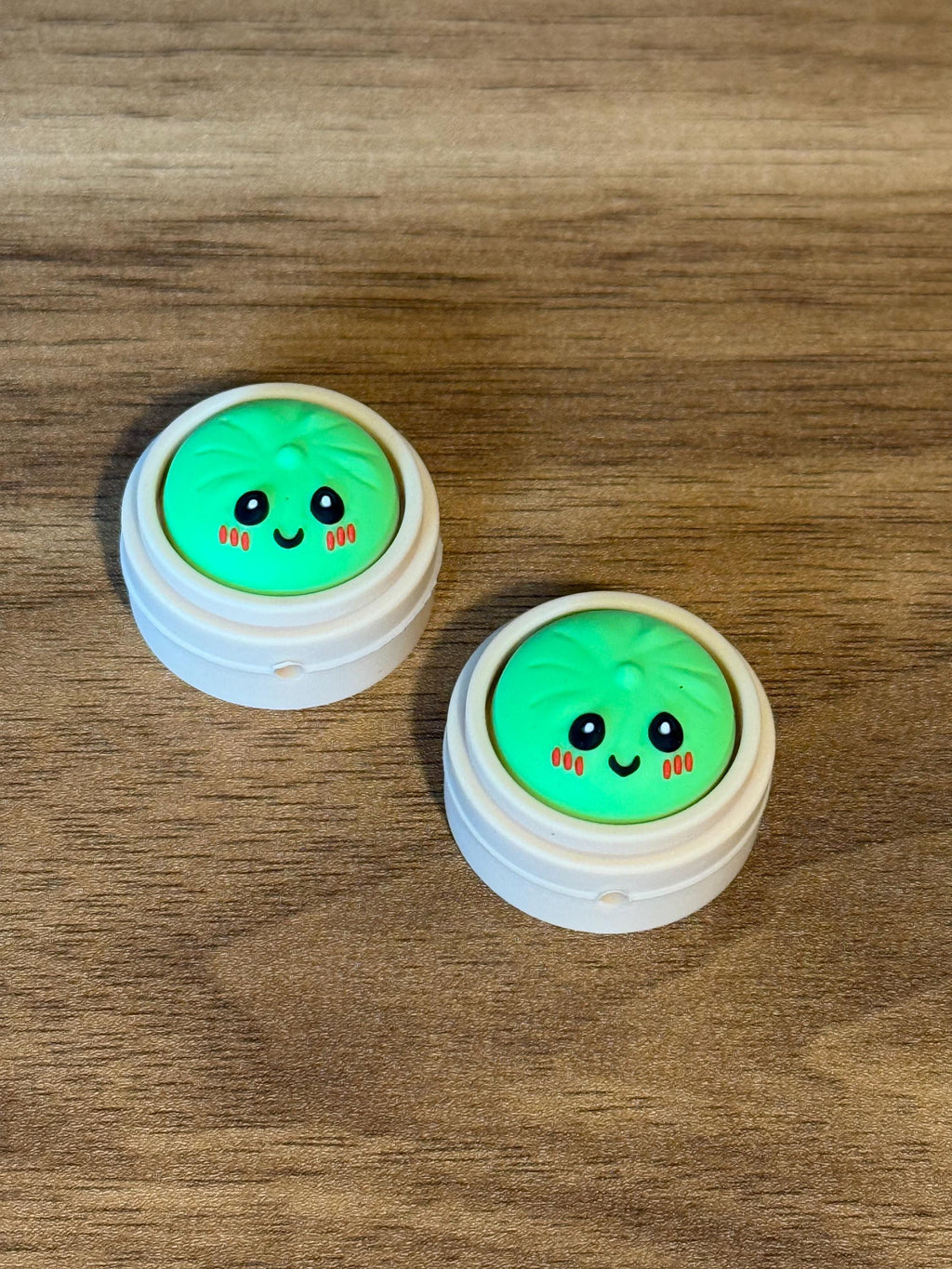 Needle stoppers for knitting needles dumplings
