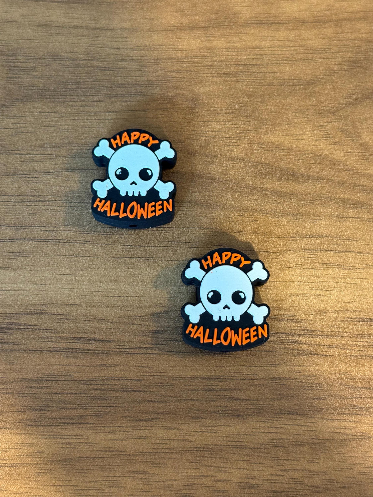 Needle stoppers, stitch stopper for knitting needles, skull, Halloween, skeleton crossbones