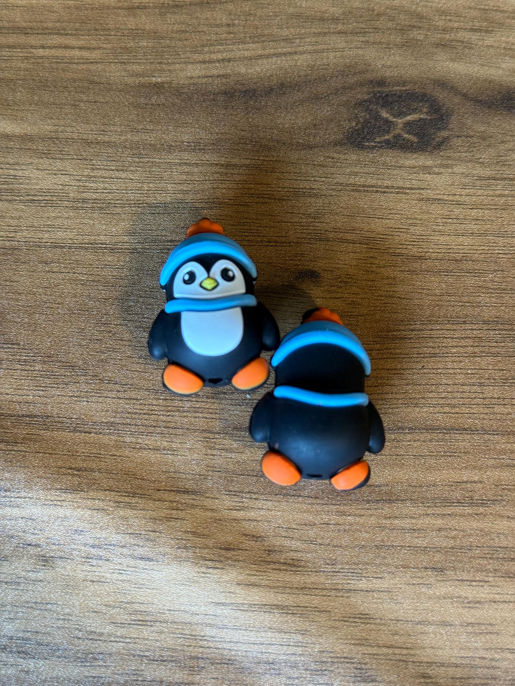 Needle stoppers, stitch stopper for knitting needles, Christmas penguin